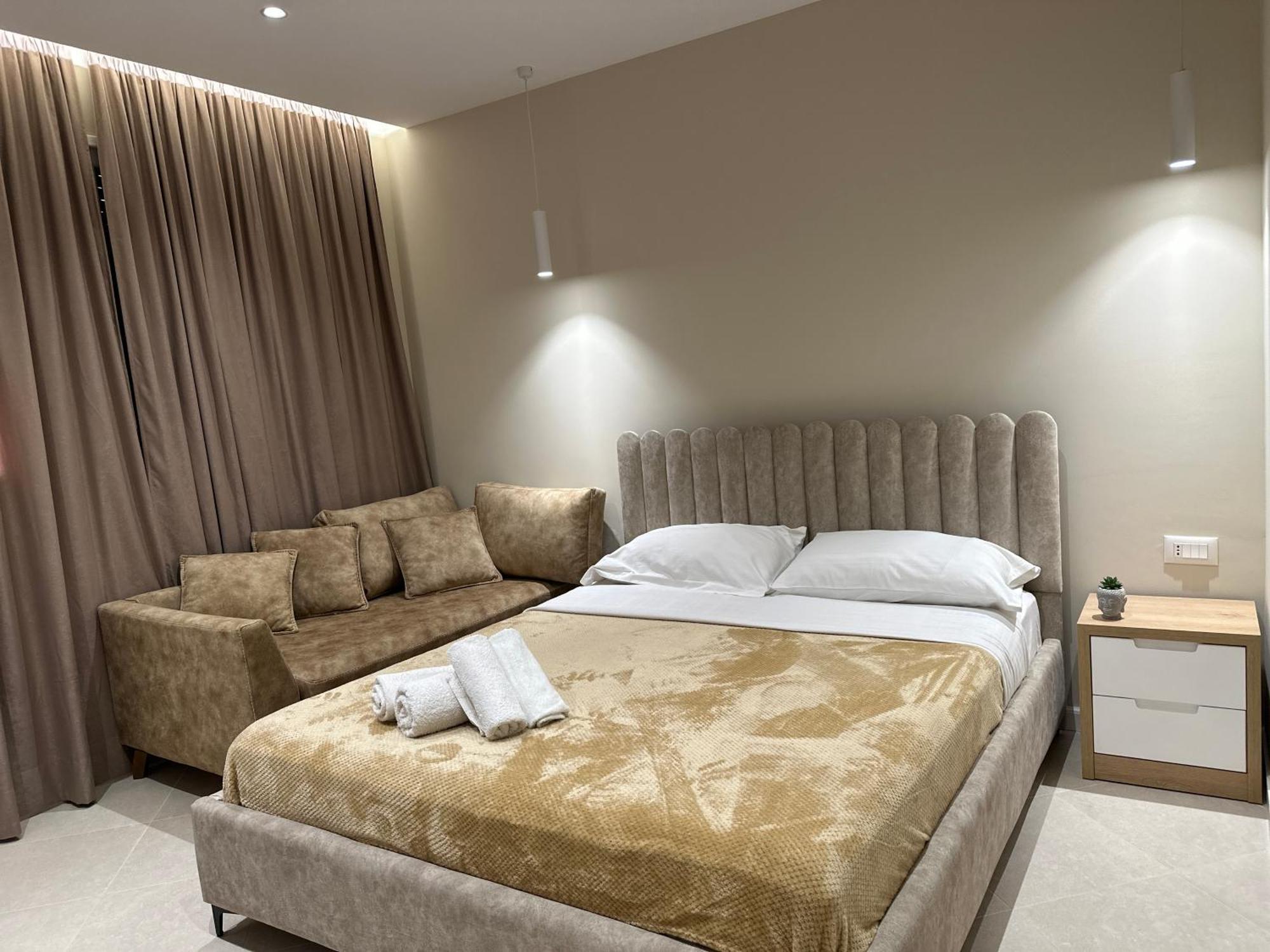 Beachfront Apartment With Balcony فلورا المظهر الخارجي الصورة